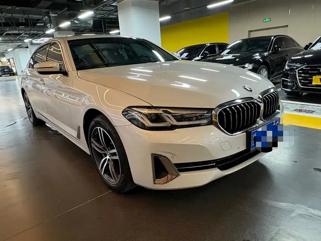 BMW 5 Series — фото 5