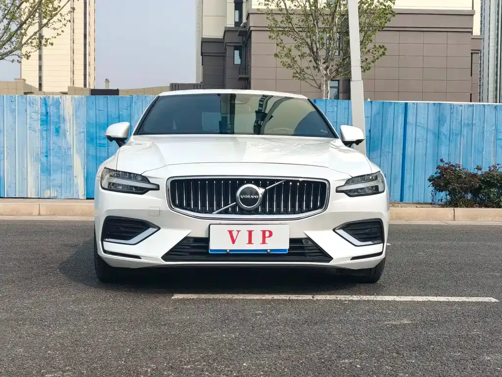Volvo S60 — фото 4