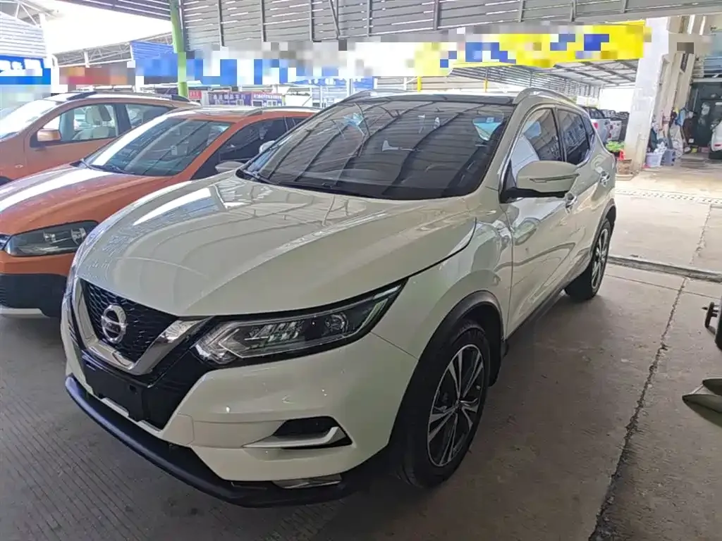 Nissan Qashqai — фото 1