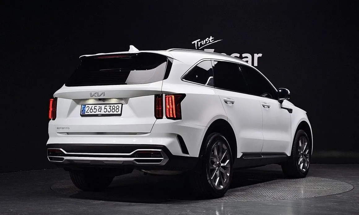 Kia Sorento — фото 10