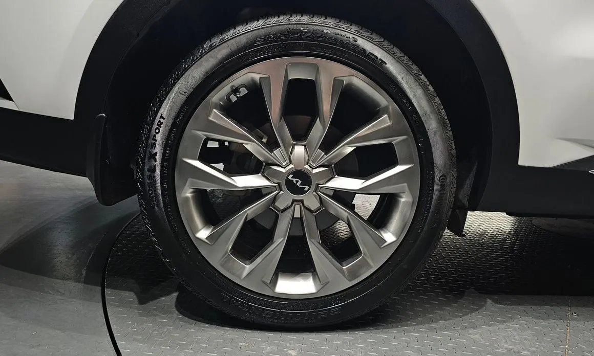 Kia Sorento — фото 8