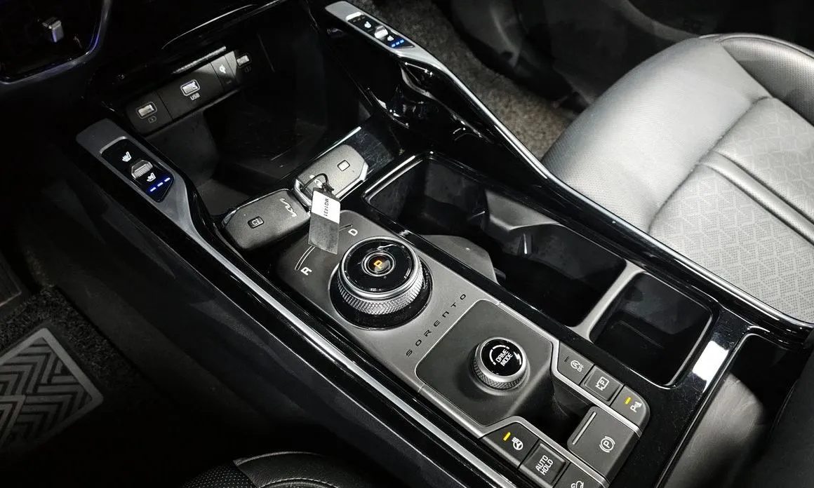 Kia Sorento — фото 9