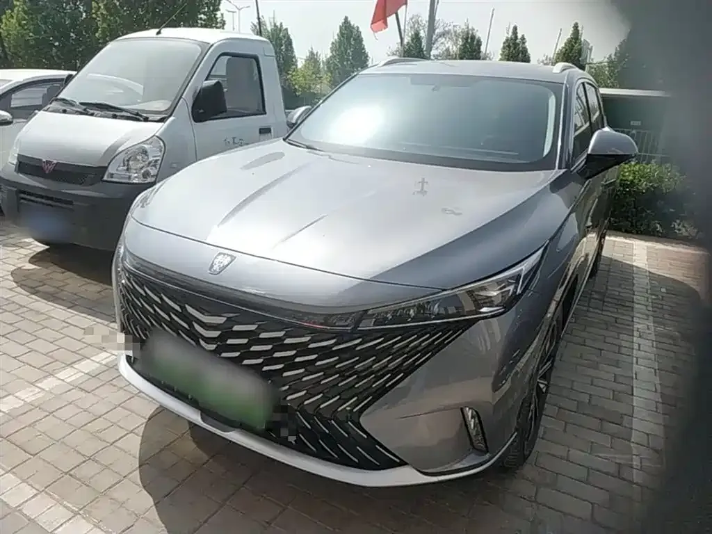 Roewe RX5 New Energy — фото 10
