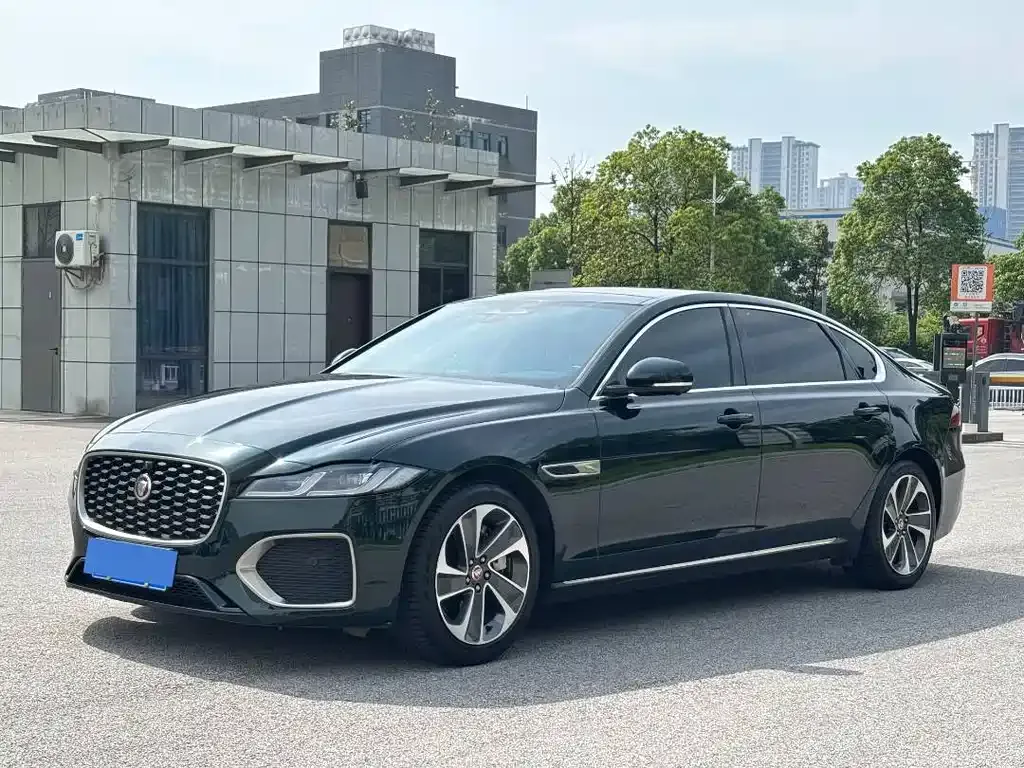 Jaguar XFL — фото 1