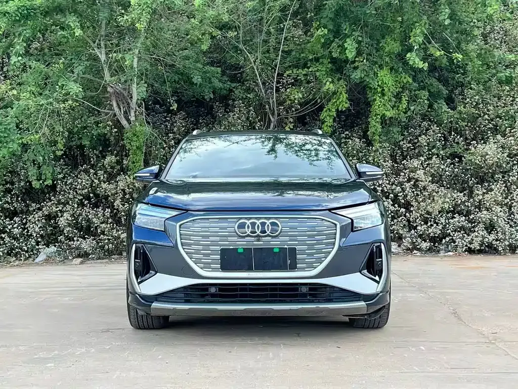 Audi Q4 e-tron — фото 9