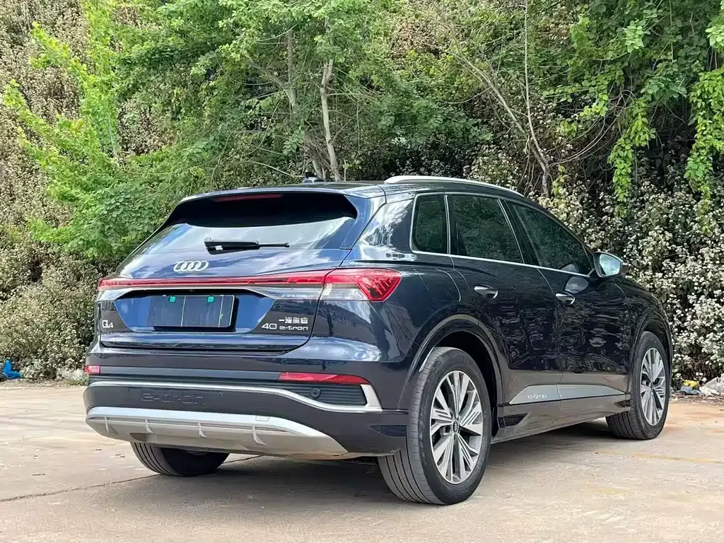Audi Q4 e-tron — фото 4