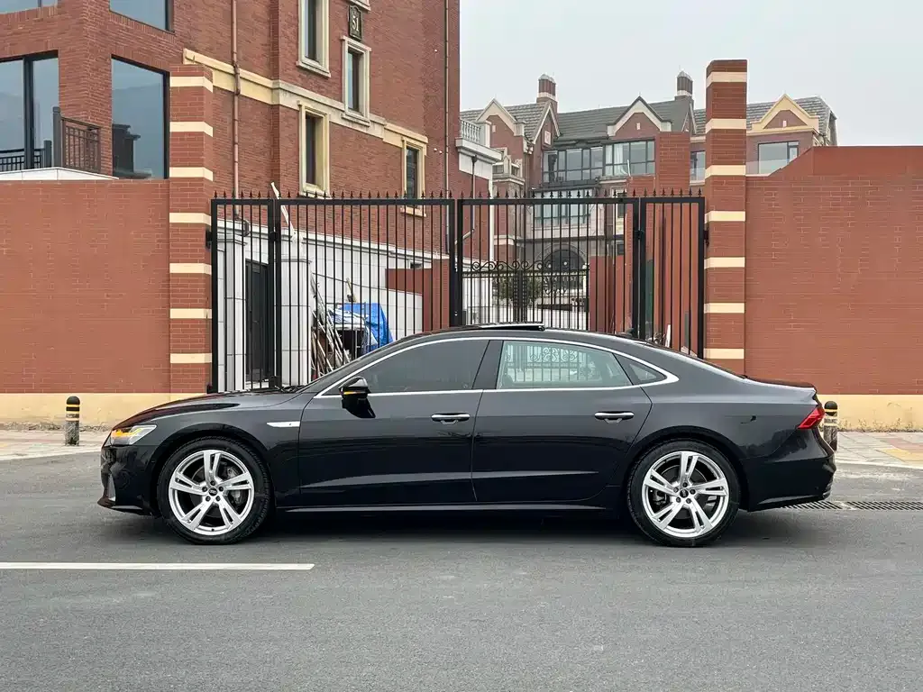 Audi A7L — фото 6