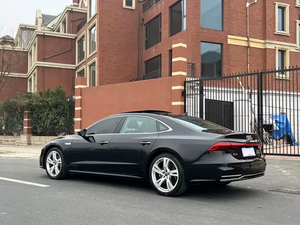 Audi A7L — фото 5