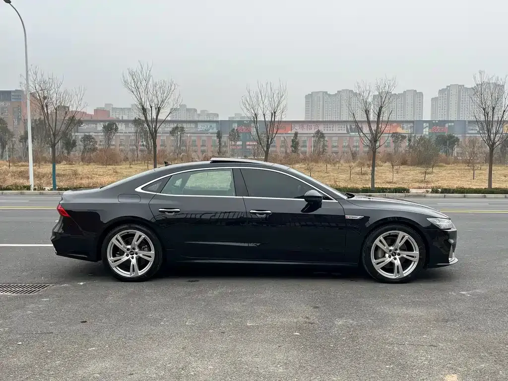 Audi A7L — фото 7