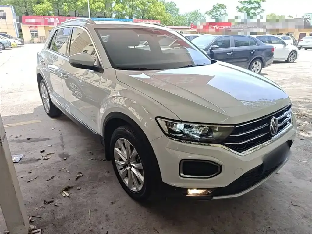 Volkswagen T-Roc — фото 9