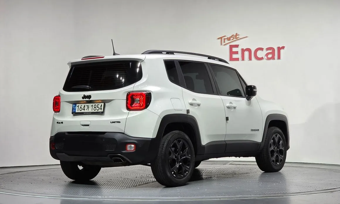 Jeep Renegade — фото 4