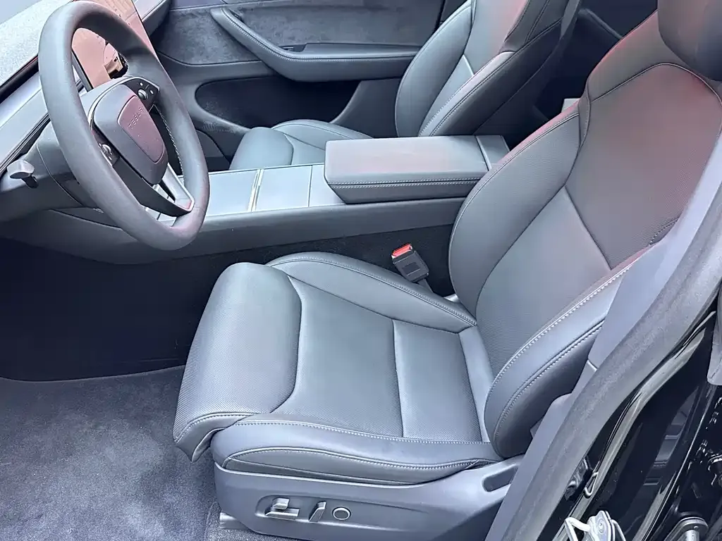 Tesla Model Y L — фото 3