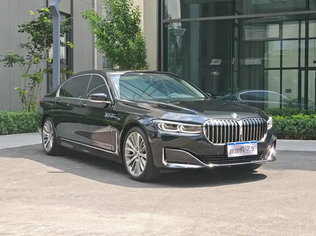 BMW 7 Series — фото 10