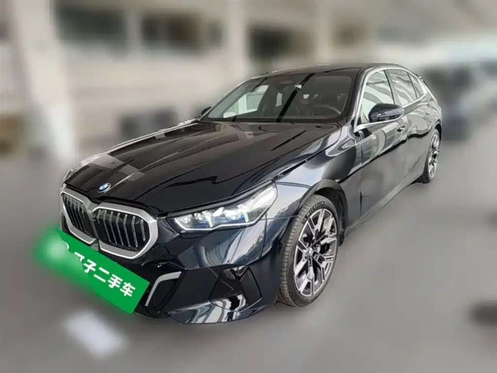BMW 5 Series — фото 1