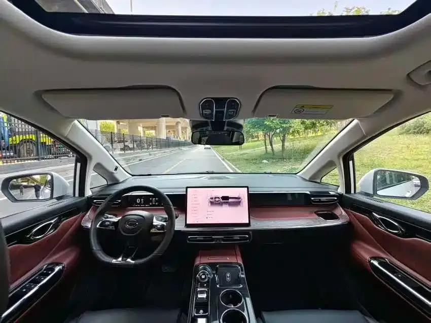 GAC Motor E8 Hybrid — фото 3