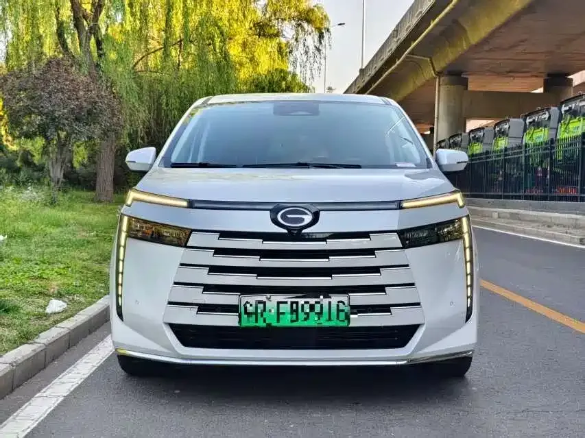 GAC Motor E8 Hybrid — фото 5