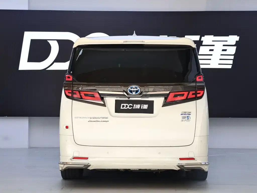 Toyota Vellfire — фото 8