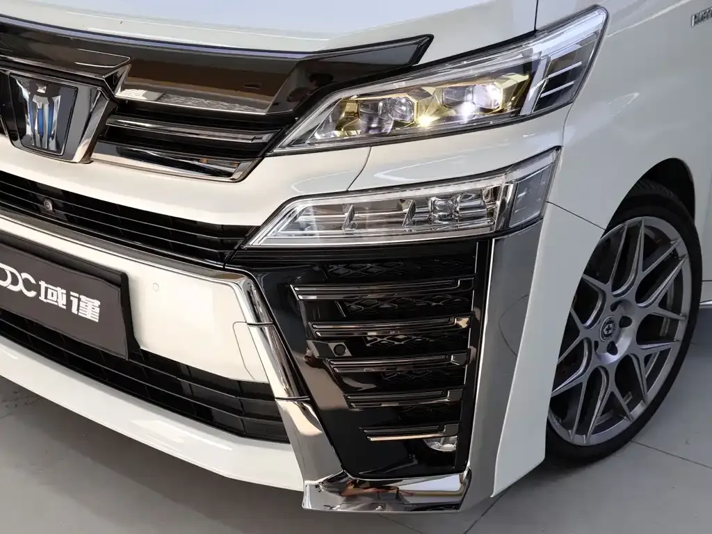 Toyota Vellfire — фото 7
