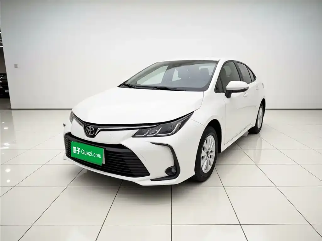 Toyota Corolla — фото 1