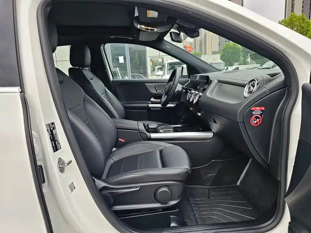 Mercedes-Benz GLA — фото 7