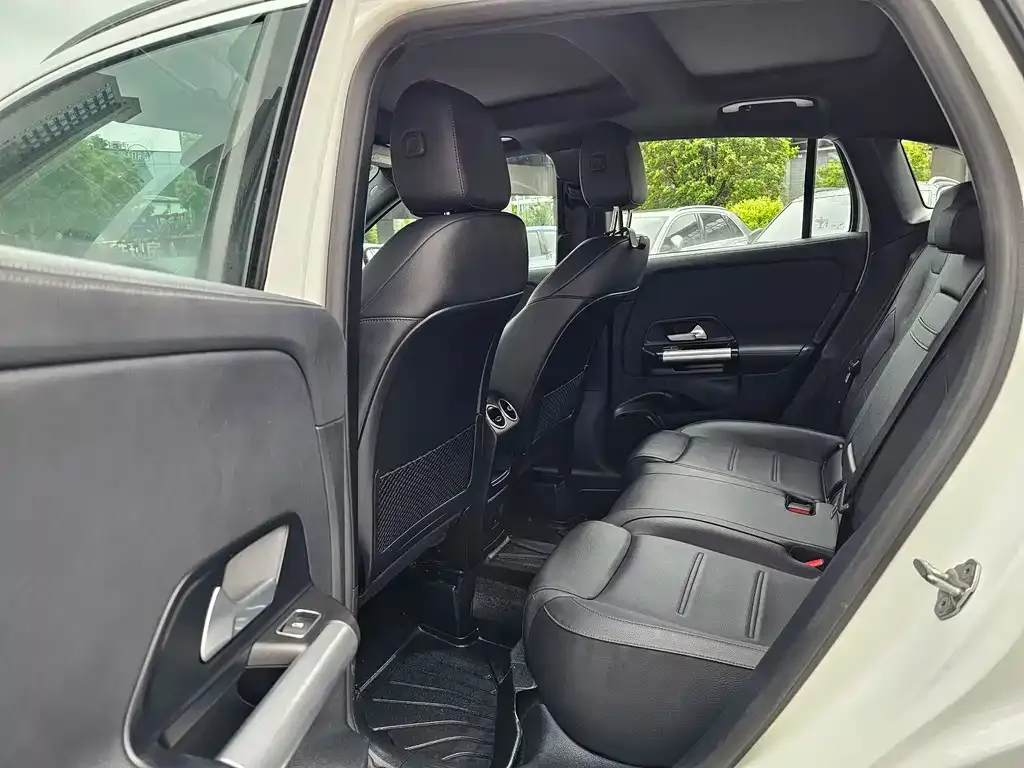 Mercedes-Benz GLA — фото 6