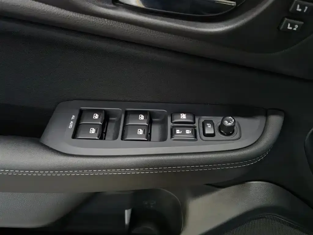 Subaru Legacy — фото 9