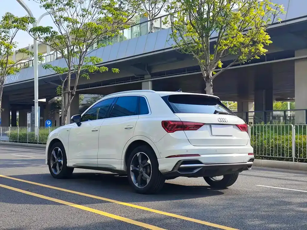 Audi Q3 — фото 7