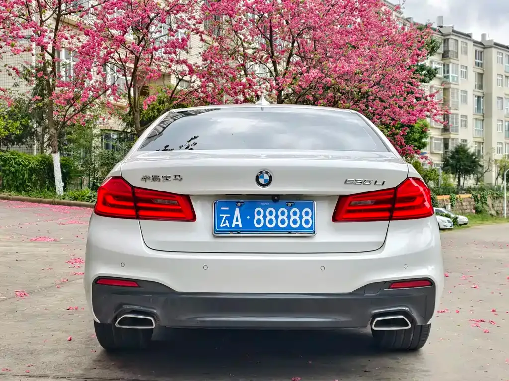 BMW 5 Series — фото 10