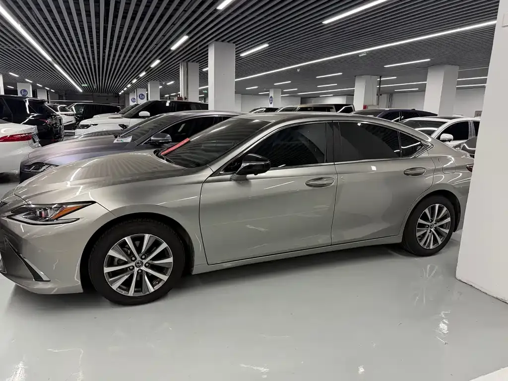Lexus ES — фото 2