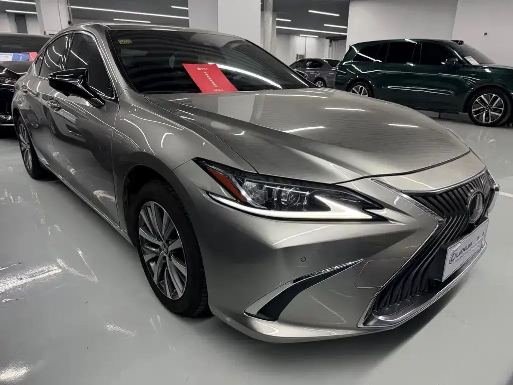 Lexus ES — фото 9