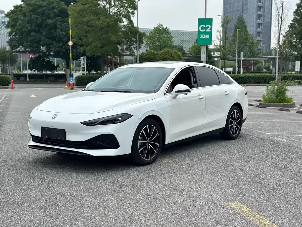 Roewe D7 — фото 1