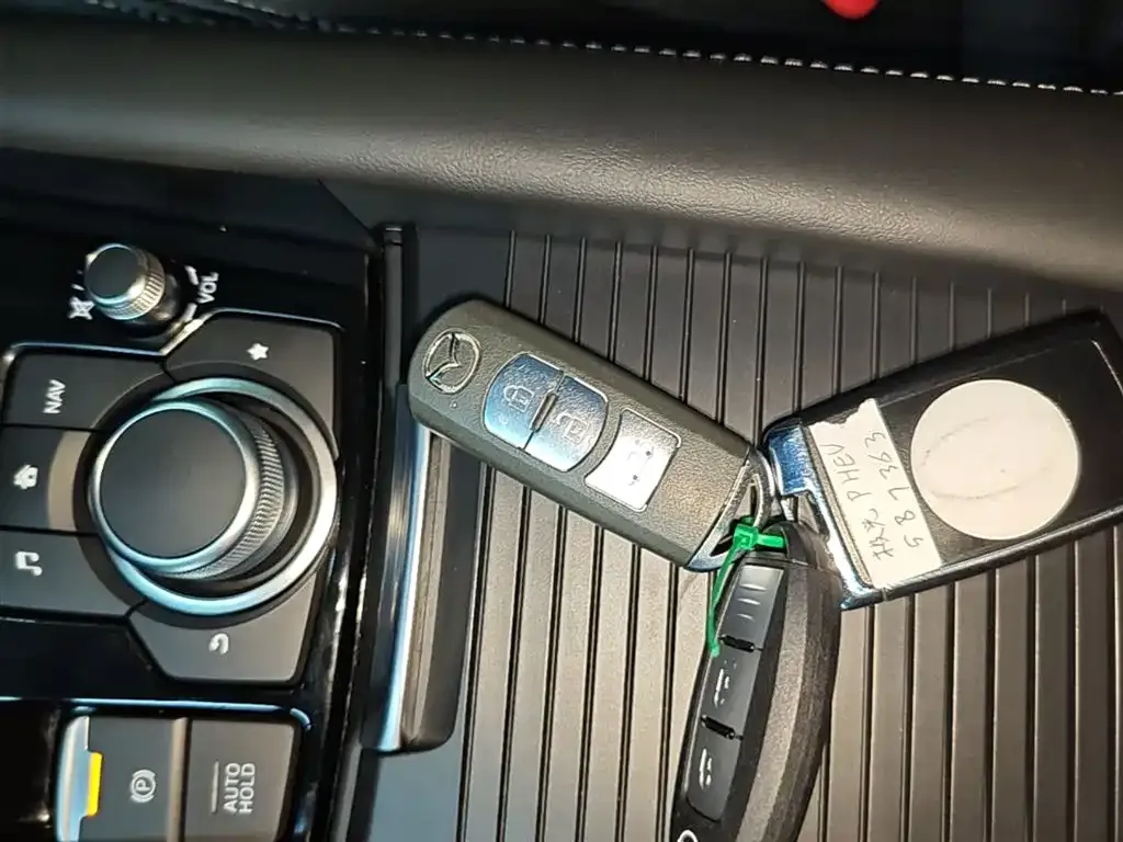 Mazda Atenza — фото 10