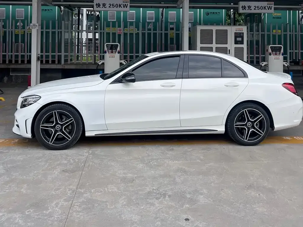 Mercedes-Benz C-Class — фото 10