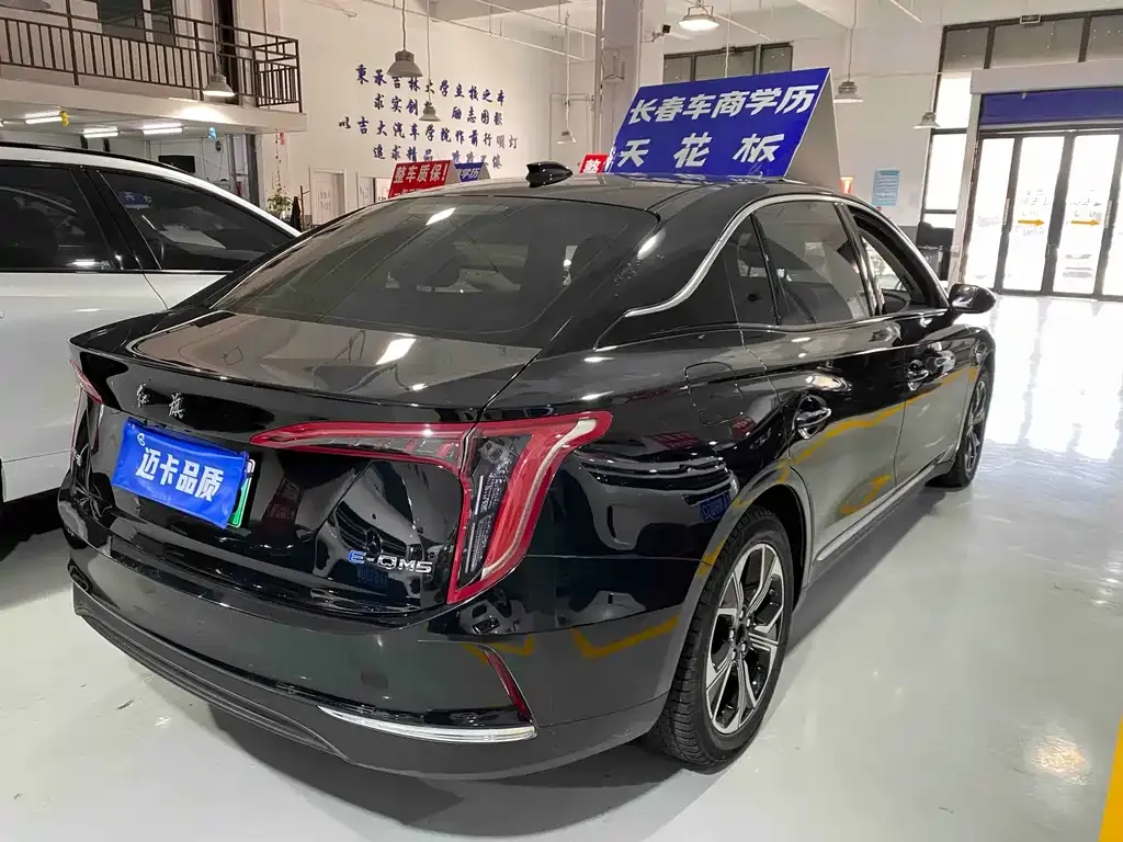 Hongqi E-QM5 — фото 7