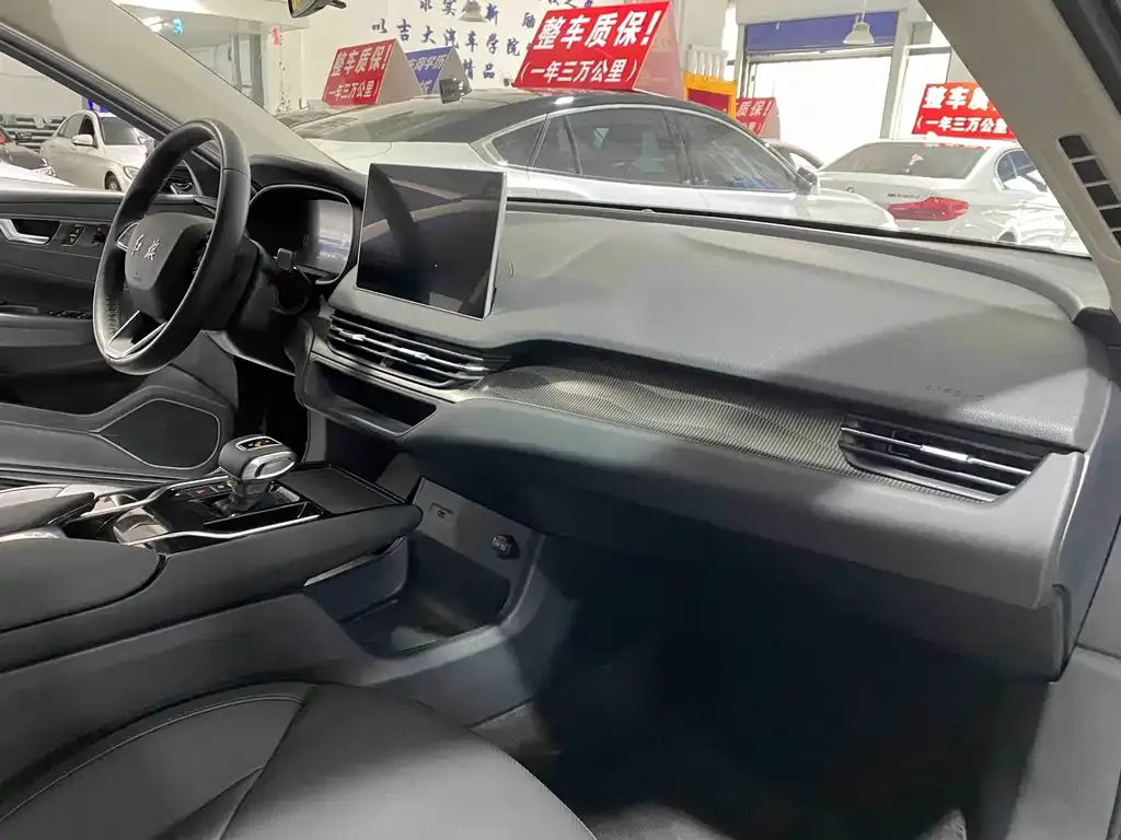 Hongqi E-QM5 — фото 2