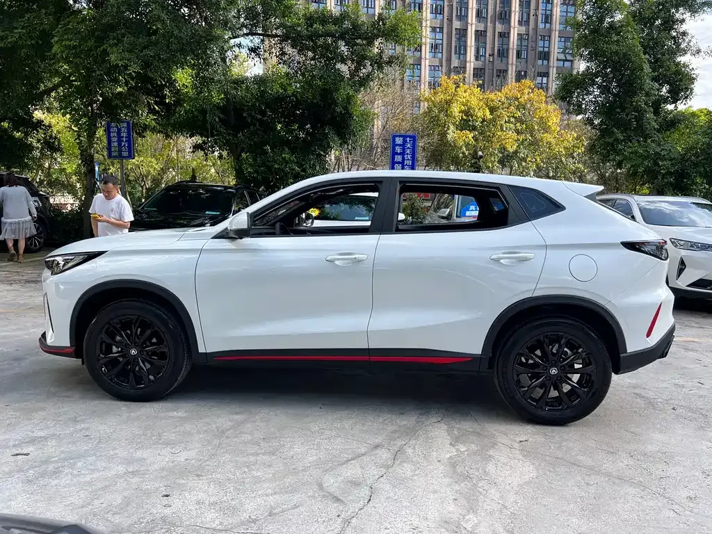 Changan X5 PLUS — фото 10