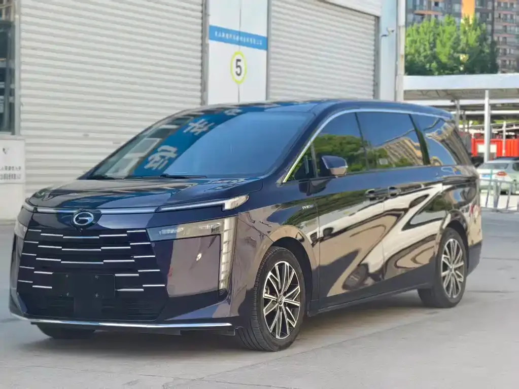GAC Motor E8 Hybrid — фото 1