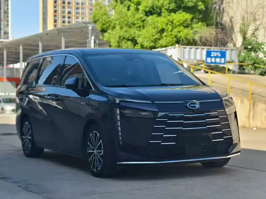 GAC Motor E8 Hybrid — фото 6