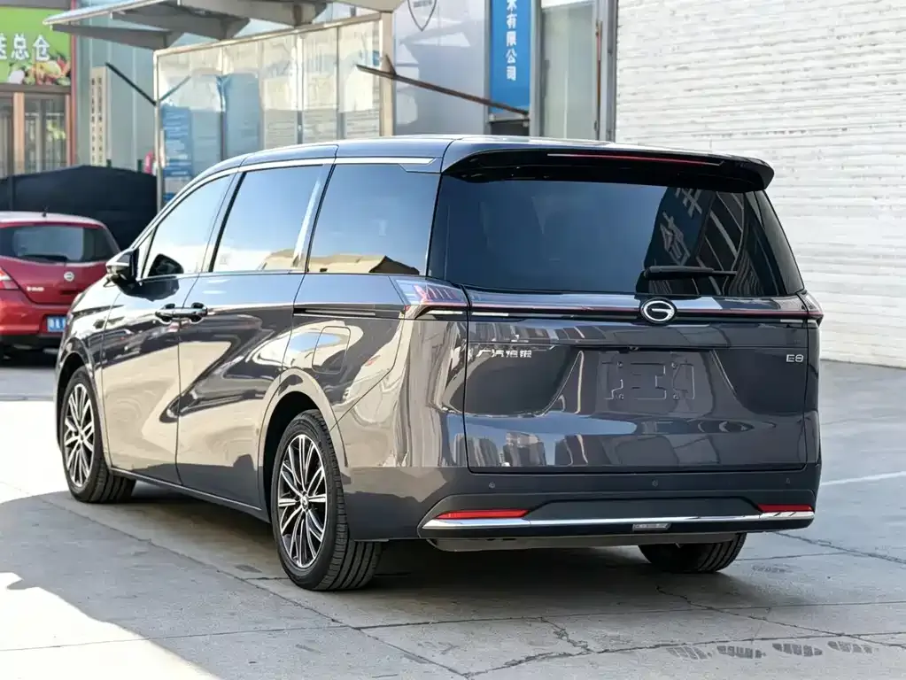 GAC Motor E8 Hybrid — фото 9