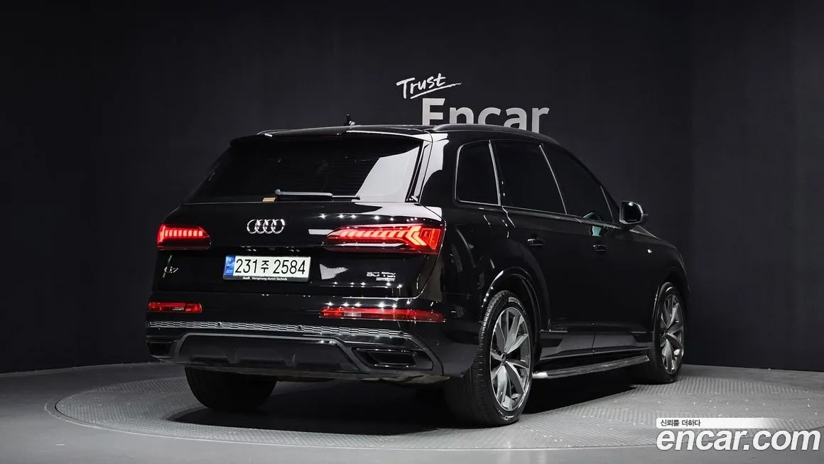 Audi Q7 — фото 3