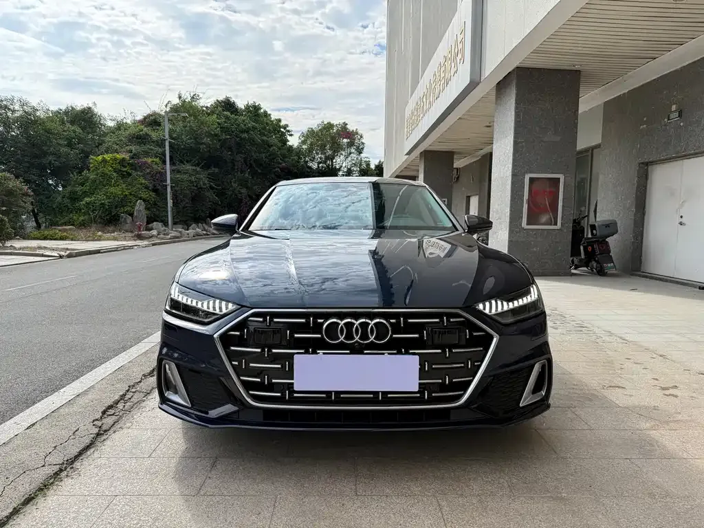 Audi A7L — фото 6