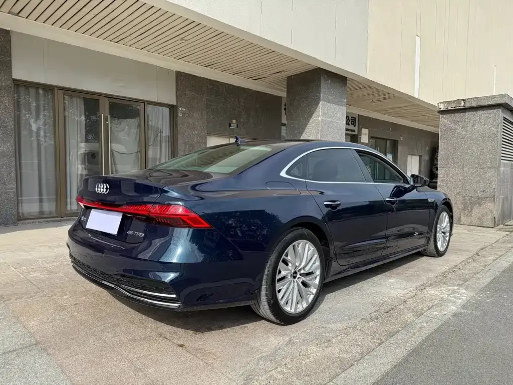Audi A7L — фото 3