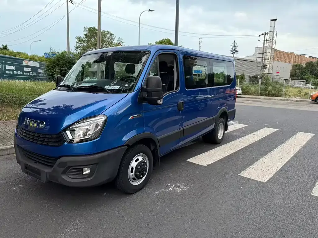 IVECO Ousheng — фото 1