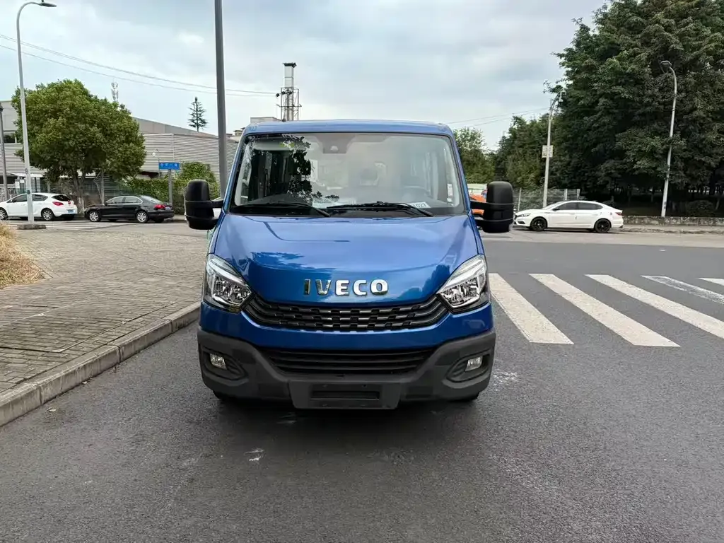 IVECO Ousheng — фото 6