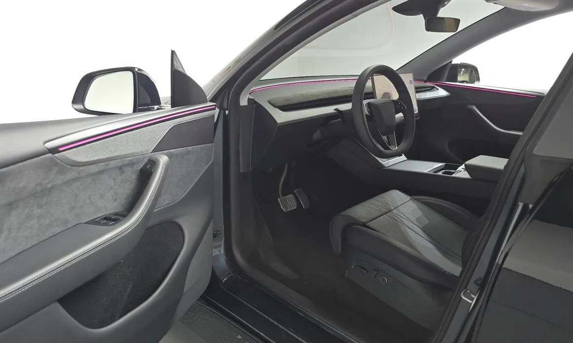 Tesla Model Y — фото 9