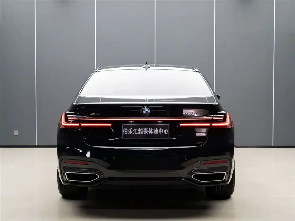 BMW 7 Series — фото 10