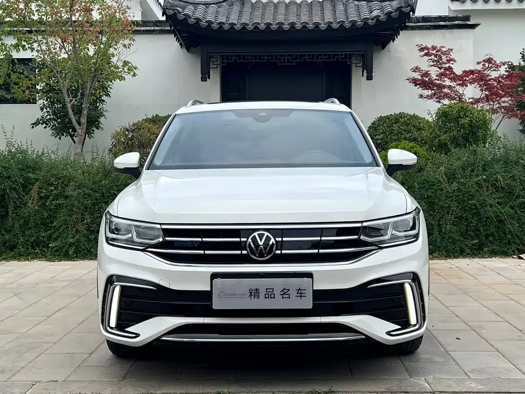 Volkswagen Tiguan L PHEV — фото 2