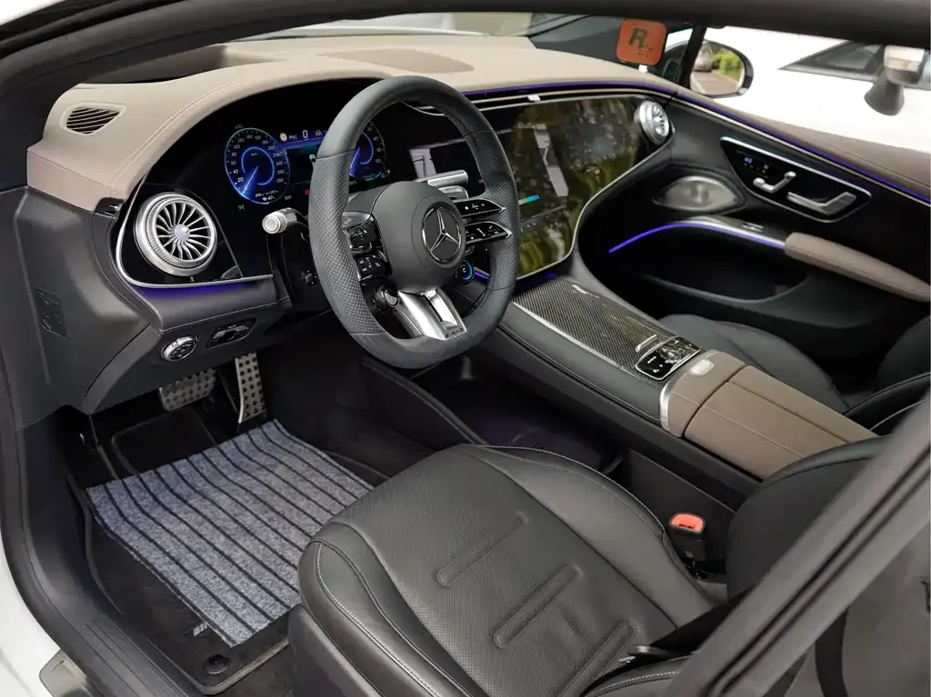 Mercedes-Benz EQS AMG — фото 8