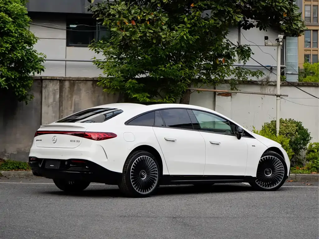 Mercedes-Benz EQS AMG — фото 3