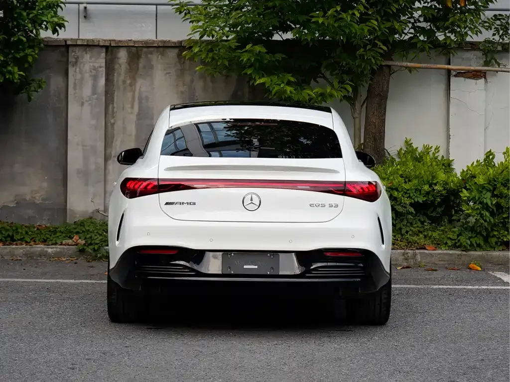 Mercedes-Benz EQS AMG — фото 10